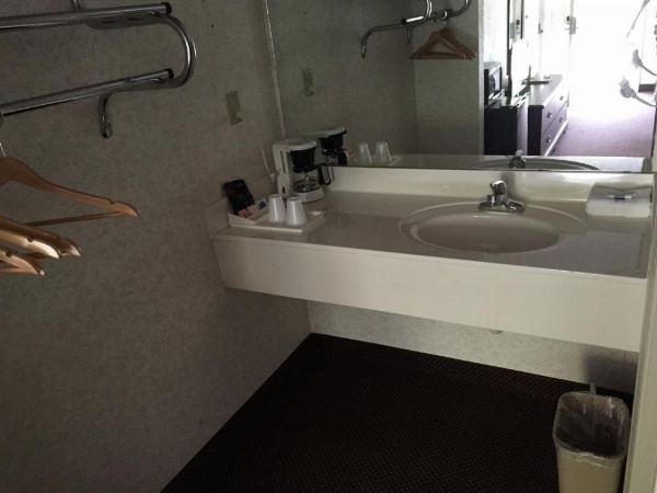 Deerfield Inn image 10